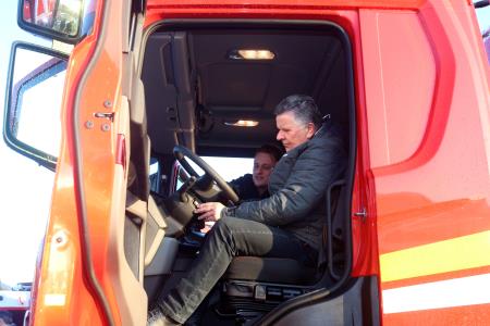 Prispetje nove avtocisterne PGD Cerknica 11 FOTO LJUBO VUKELIČ